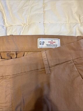 GAP Downtown Khaki Women’s Tan Chino Pants with stretch